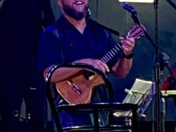 ukulele (2)